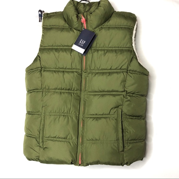 GAP Other - NWT GAP kids puffer vest. 12 - 13